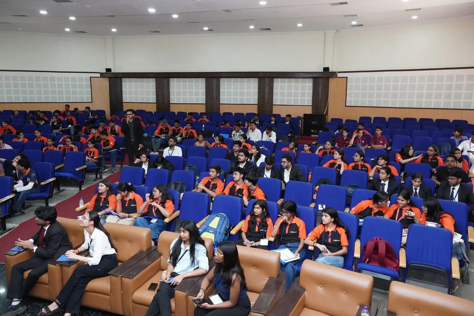 A packed auditorium at a campus quiz final